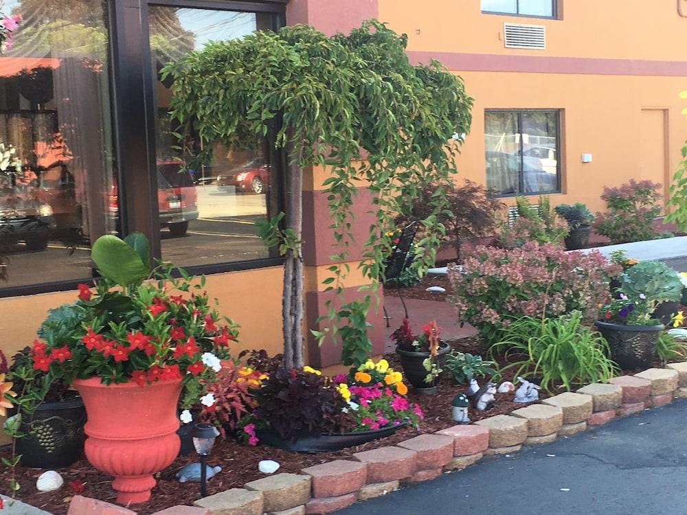 A Victory Inn - West Dearborn Dearborn Heights Ngoại thất bức ảnh